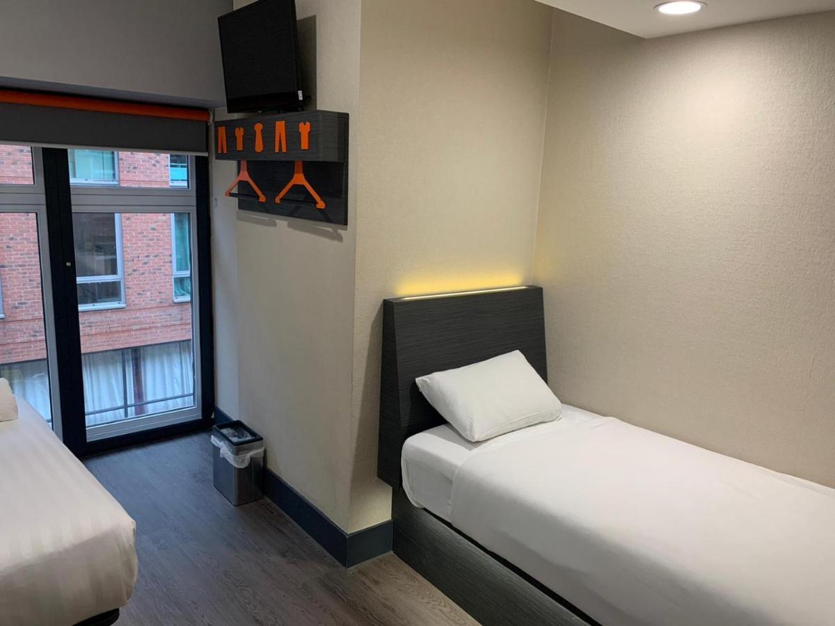 Easyhotel Birmingham Exterior foto